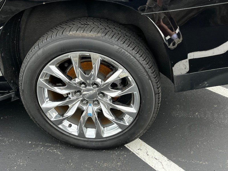 GMC Yukon Vehicle Image 07