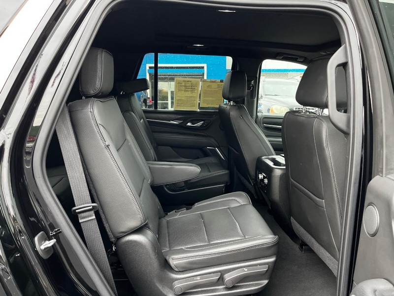 GMC Yukon Vehicle Image 10