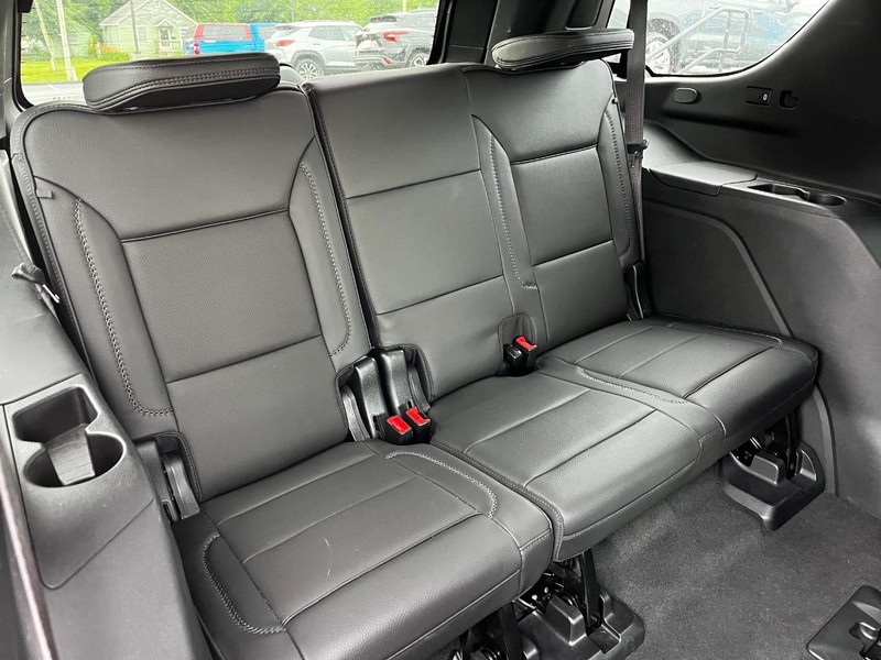 GMC Yukon Vehicle Image 11