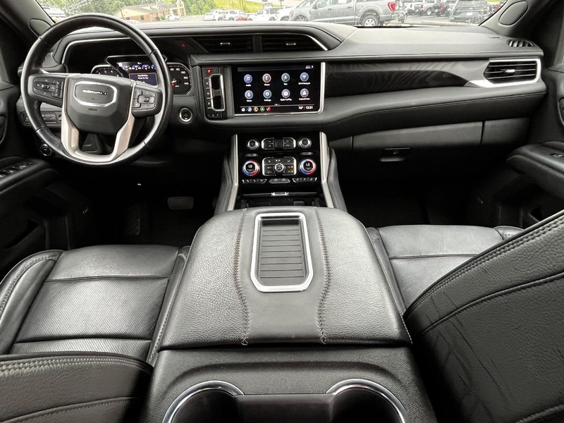 GMC Yukon Vehicle Image 13