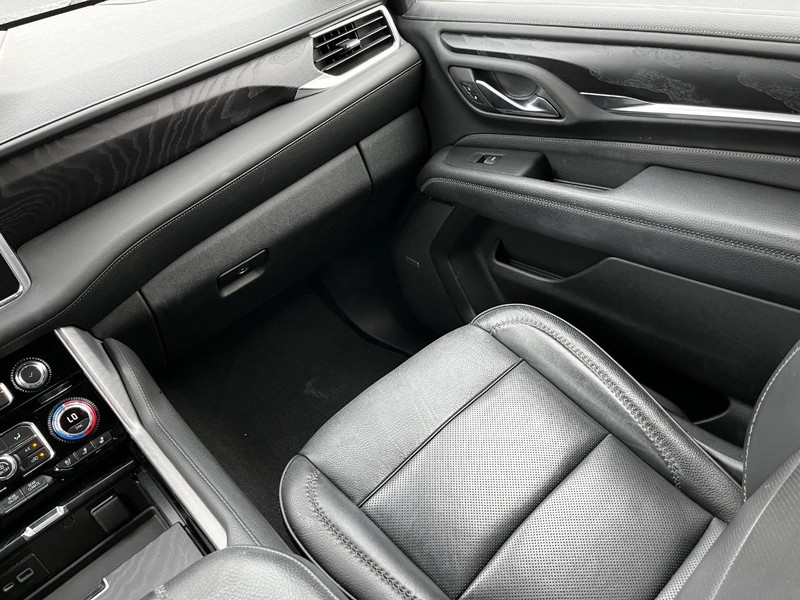 GMC Yukon Vehicle Image 15