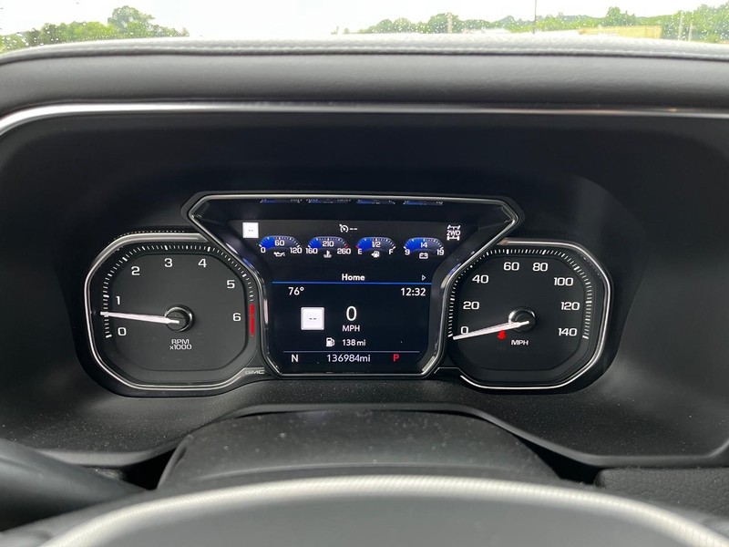 GMC Yukon Vehicle Image 21
