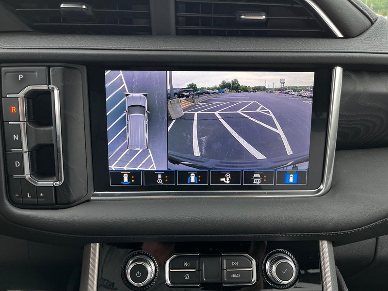 GMC Yukon Vehicle Image 24