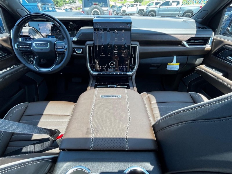 GMC Yukon Vehicle Image 10