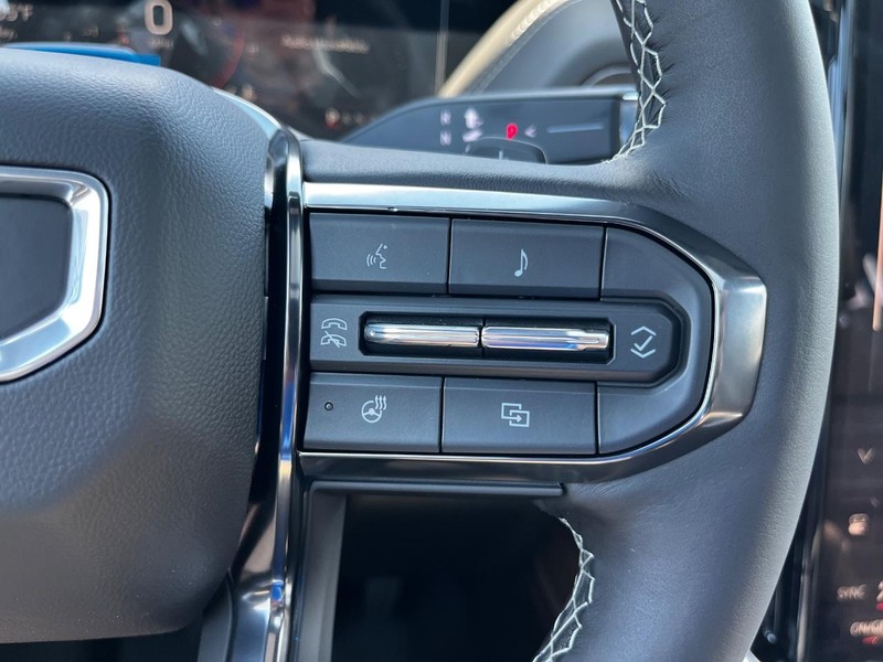 GMC Yukon Vehicle Image 17