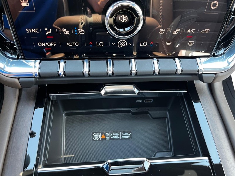 GMC Yukon Vehicle Image 19
