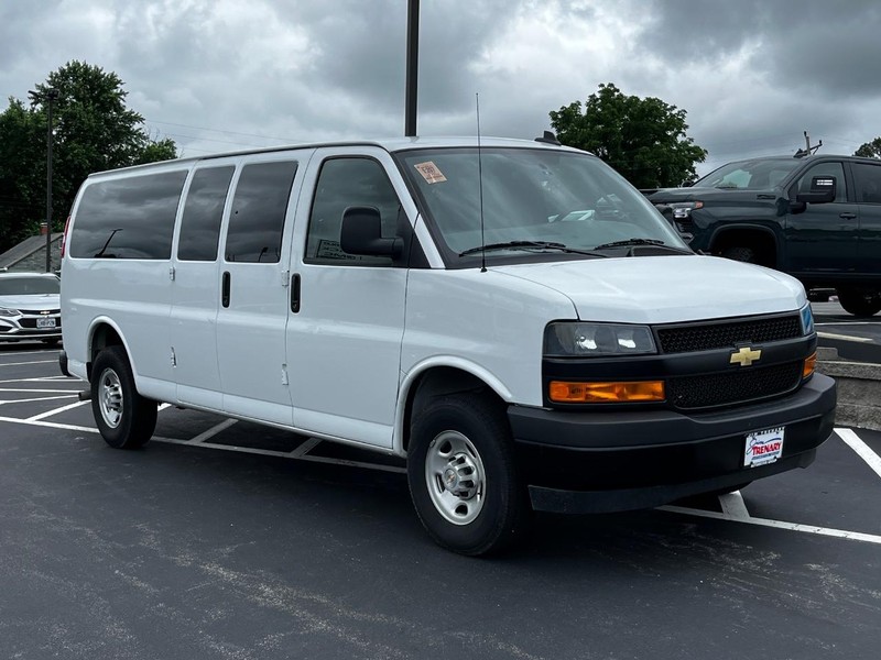 Chevrolet Express Passenger Vehicle Image 02