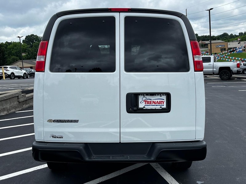 Chevrolet Express Passenger Vehicle Image 04