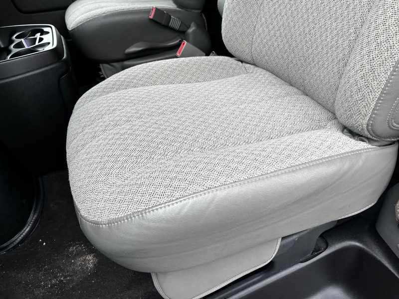 Chevrolet Express Passenger Vehicle Image 15