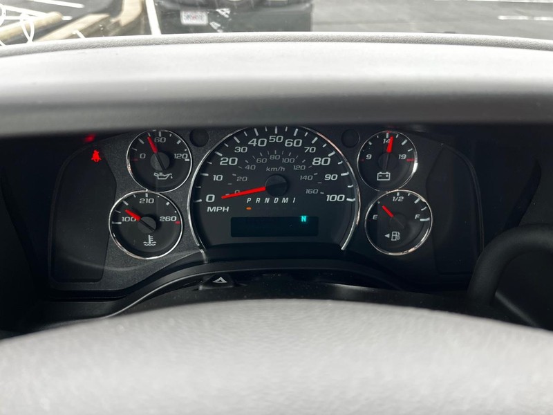 Chevrolet Express Passenger Vehicle Image 17
