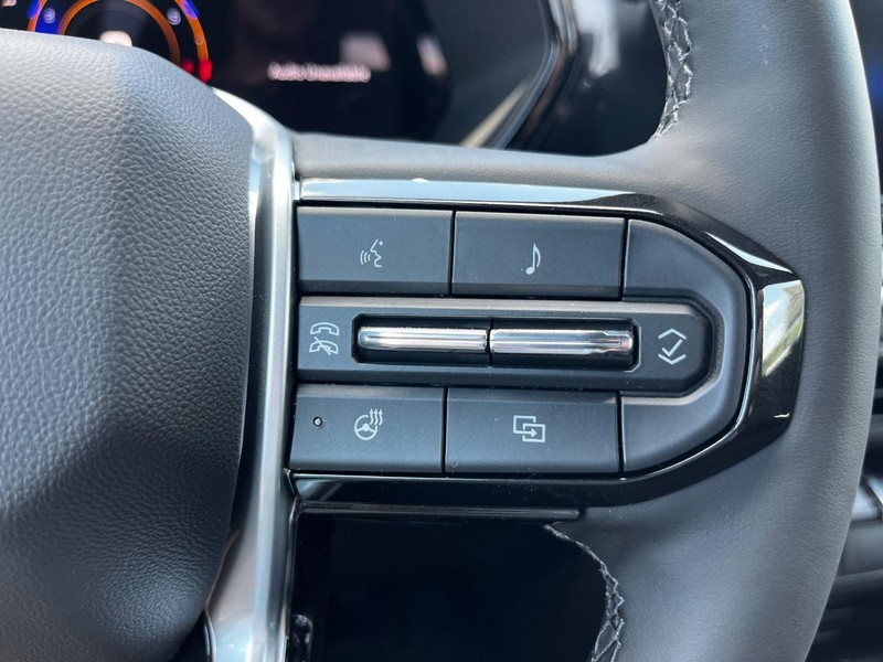 Chevrolet Colorado Vehicle Image 12