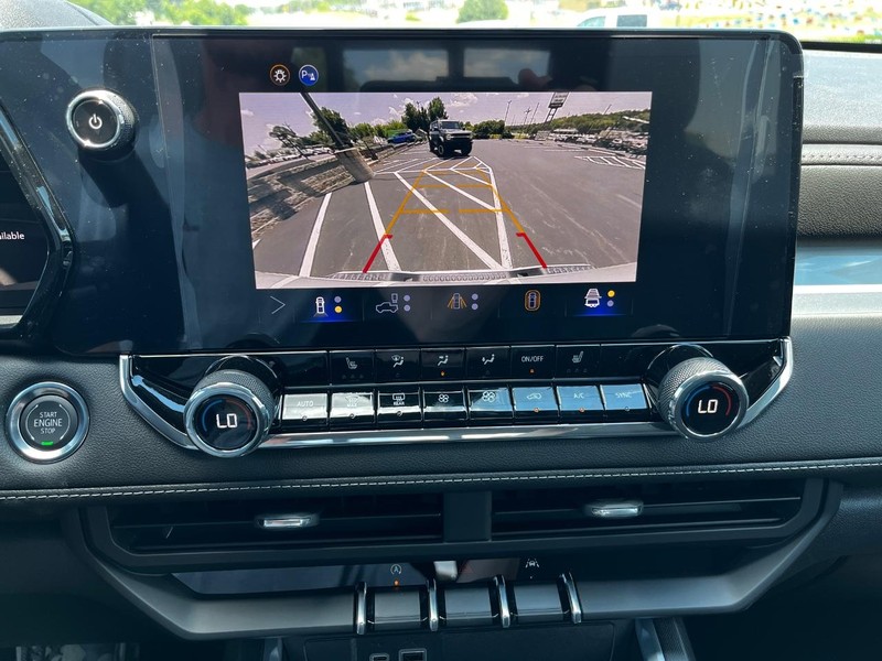Chevrolet Colorado Vehicle Image 16
