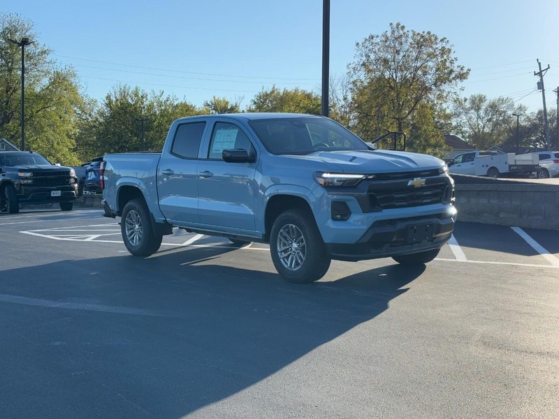 Chevrolet Colorado Vehicle Image 02