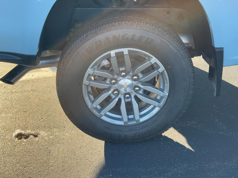 Chevrolet Colorado Vehicle Image 05