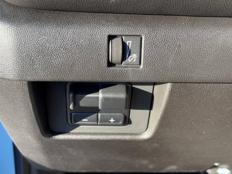 Chevrolet Colorado Vehicle Image 12