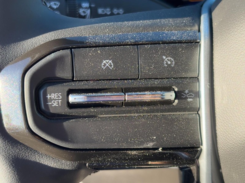 Chevrolet Colorado Vehicle Image 13