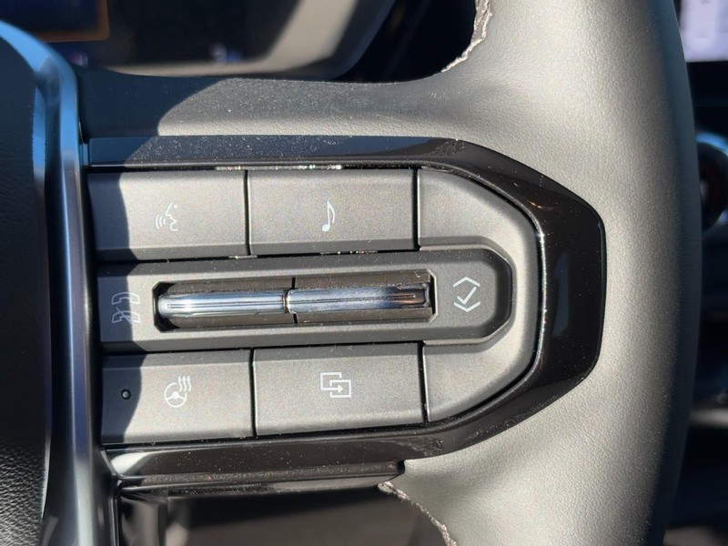 Chevrolet Colorado Vehicle Image 14