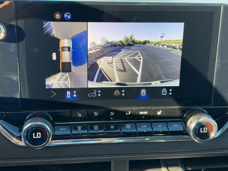 Chevrolet Colorado Vehicle Image 17
