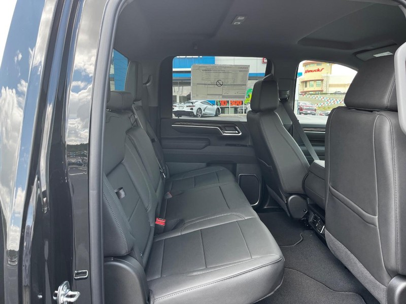GMC Sierra 2500HD Vehicle Image 05