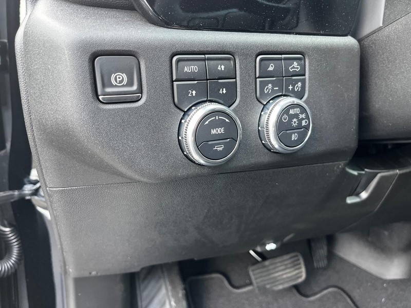 GMC Sierra 2500HD Vehicle Image 11