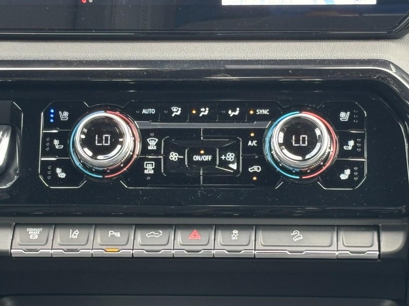 GMC Sierra 2500HD Vehicle Image 10