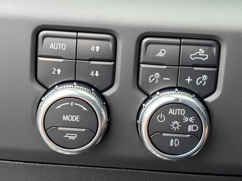 GMC Sierra 2500HD Vehicle Image 12