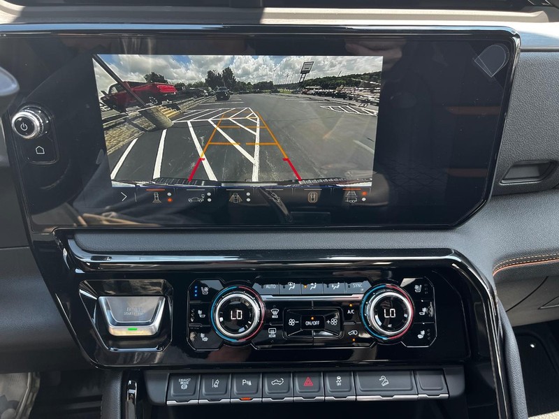 GMC Sierra 2500HD Vehicle Image 19