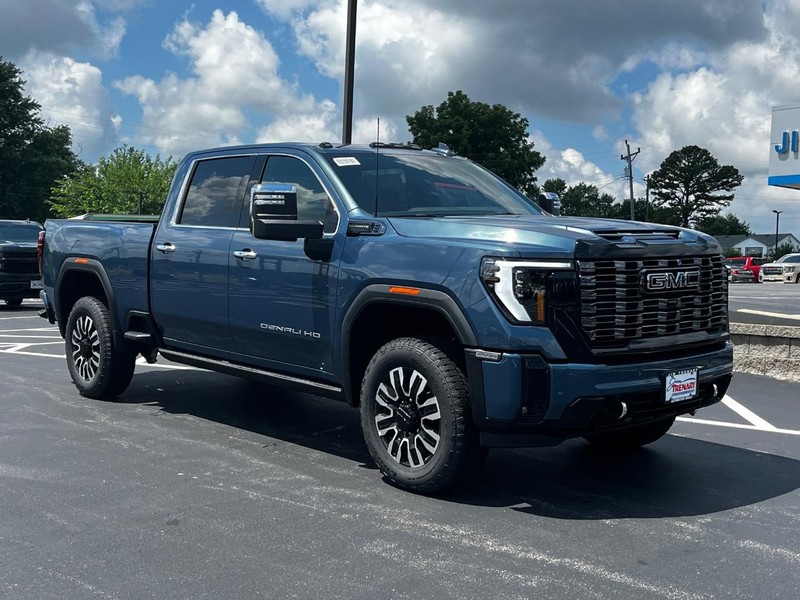 GMC Sierra 2500HD Vehicle Image 02