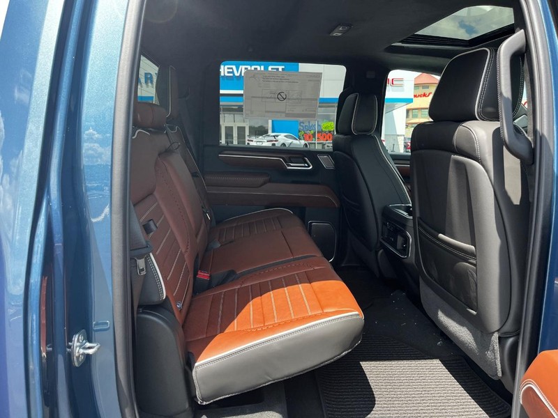 GMC Sierra 2500HD Vehicle Image 05