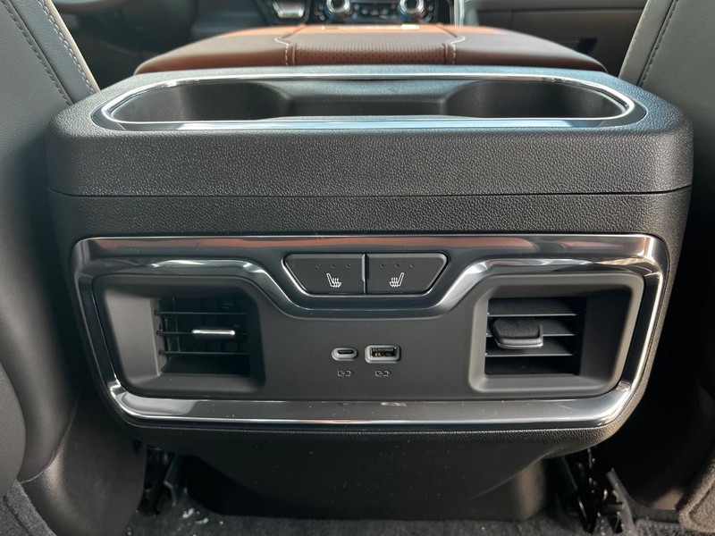GMC Sierra 2500HD Vehicle Image 06