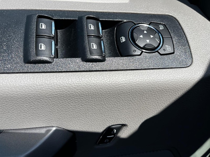 Ford F-150 Vehicle Image 13