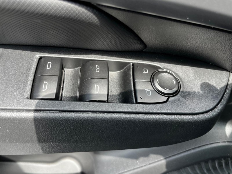 Chevrolet Equinox EV Vehicle Image 10