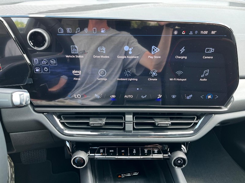 Chevrolet Equinox EV Vehicle Image 16