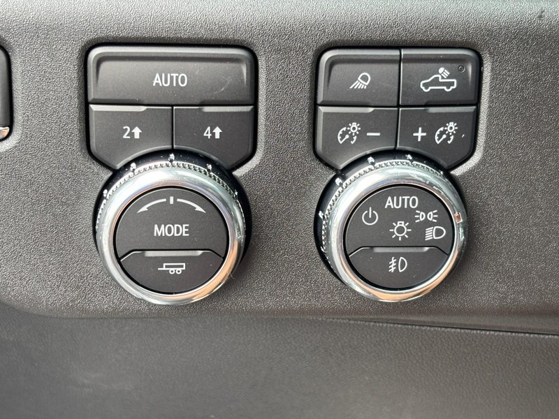GMC Sierra 1500 Vehicle Image 12