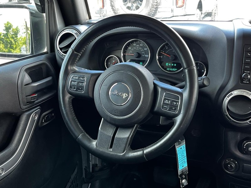 Jeep Wrangler Unlimited Vehicle Image 12