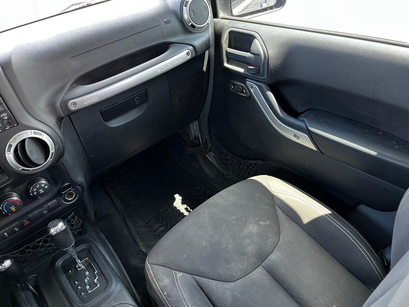Jeep Wrangler Unlimited Vehicle Image 13