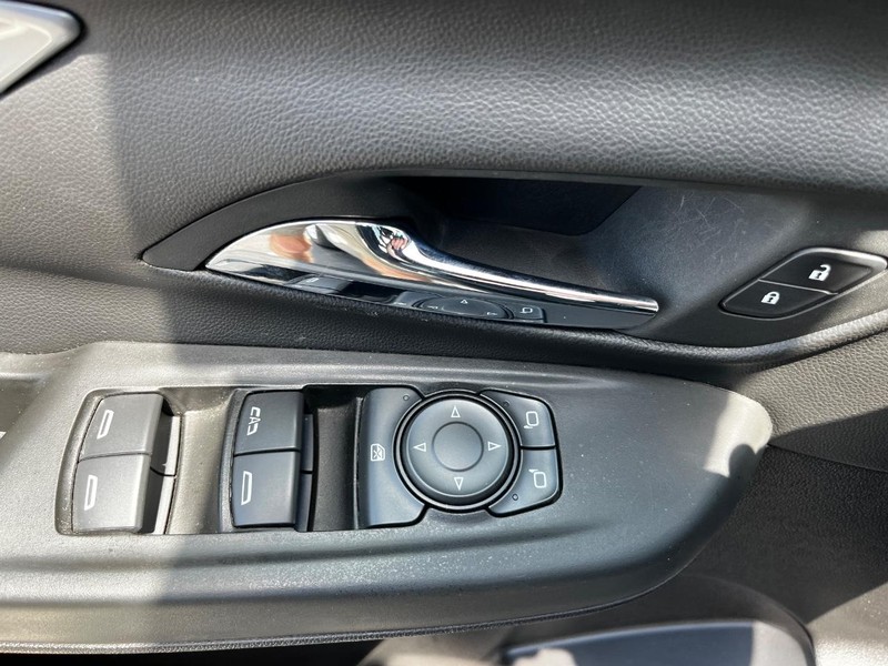 Chevrolet Bolt EV Vehicle Image 14