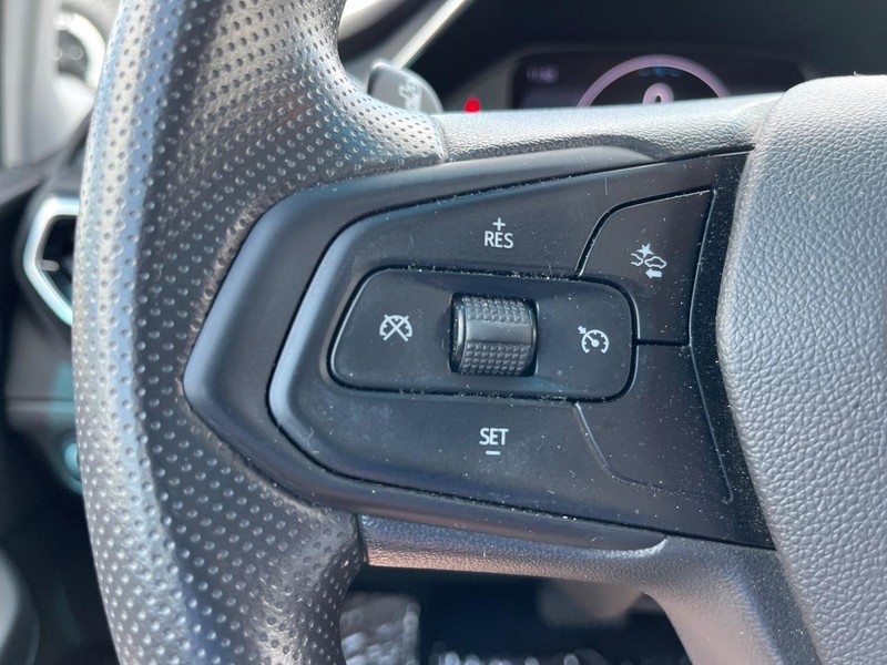 Chevrolet Bolt EV Vehicle Image 16