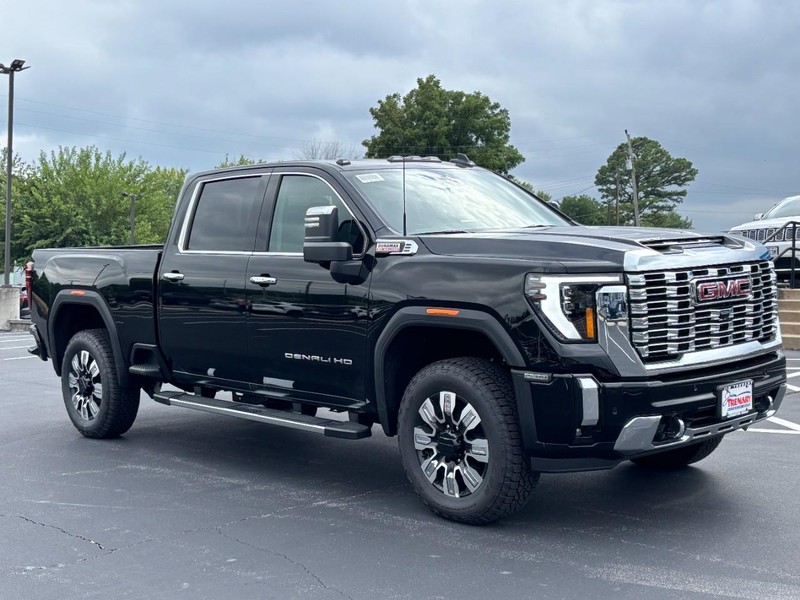 GMC Sierra 2500HD Vehicle Image 02