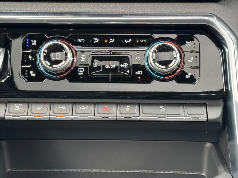 GMC Sierra 2500HD Vehicle Image 10