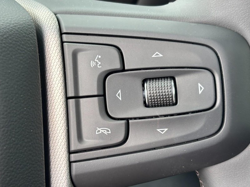 GMC Sierra 2500HD Vehicle Image 14