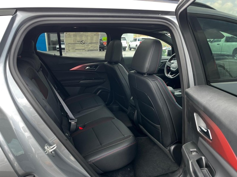 Chevrolet Equinox EV Vehicle Image 05