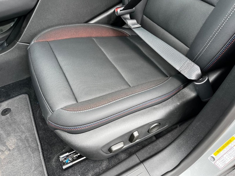 Chevrolet Equinox EV Vehicle Image 12