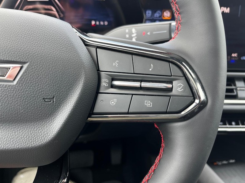 Chevrolet Equinox EV Vehicle Image 14