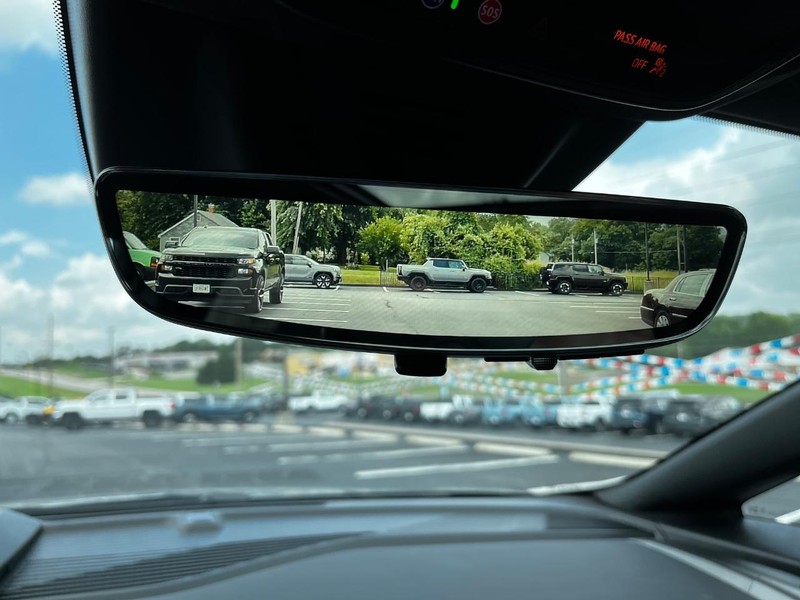 Chevrolet Equinox EV Vehicle Image 19