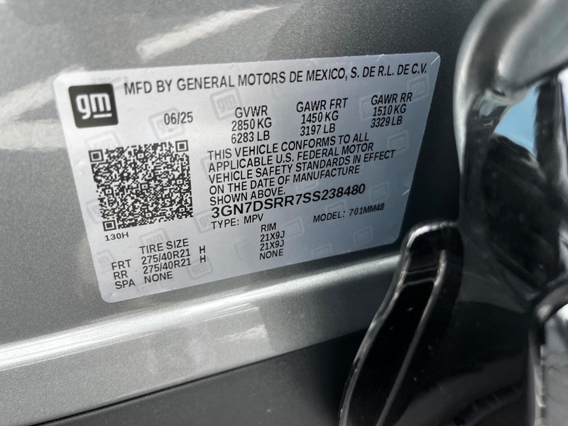 Chevrolet Equinox EV Vehicle Image 20