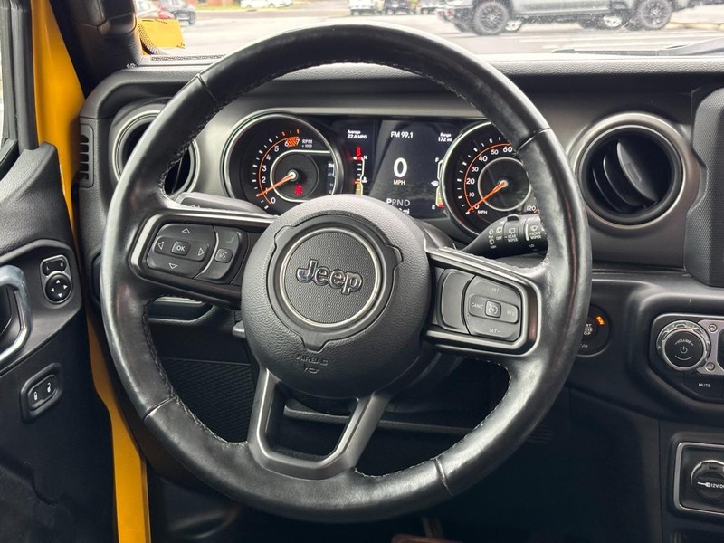 Jeep Wrangler Vehicle Image 12