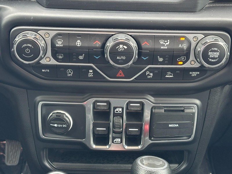 Jeep Wrangler Vehicle Image 14