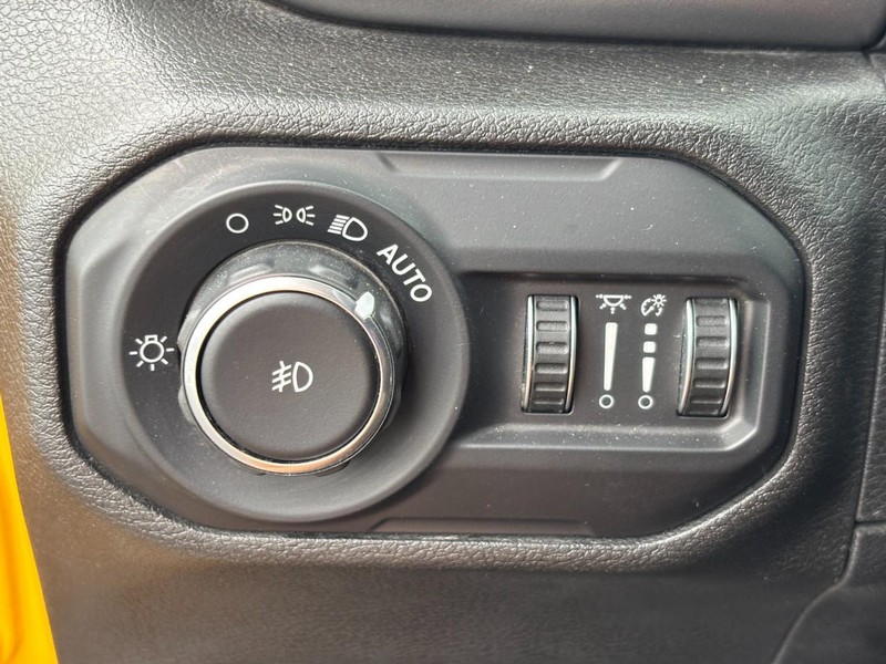 Jeep Wrangler Vehicle Image 16