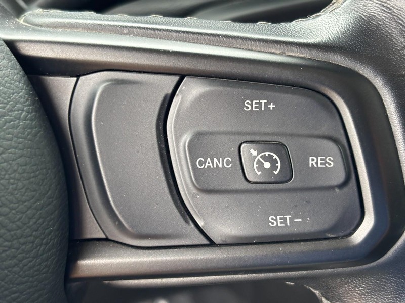 Jeep Wrangler Vehicle Image 18